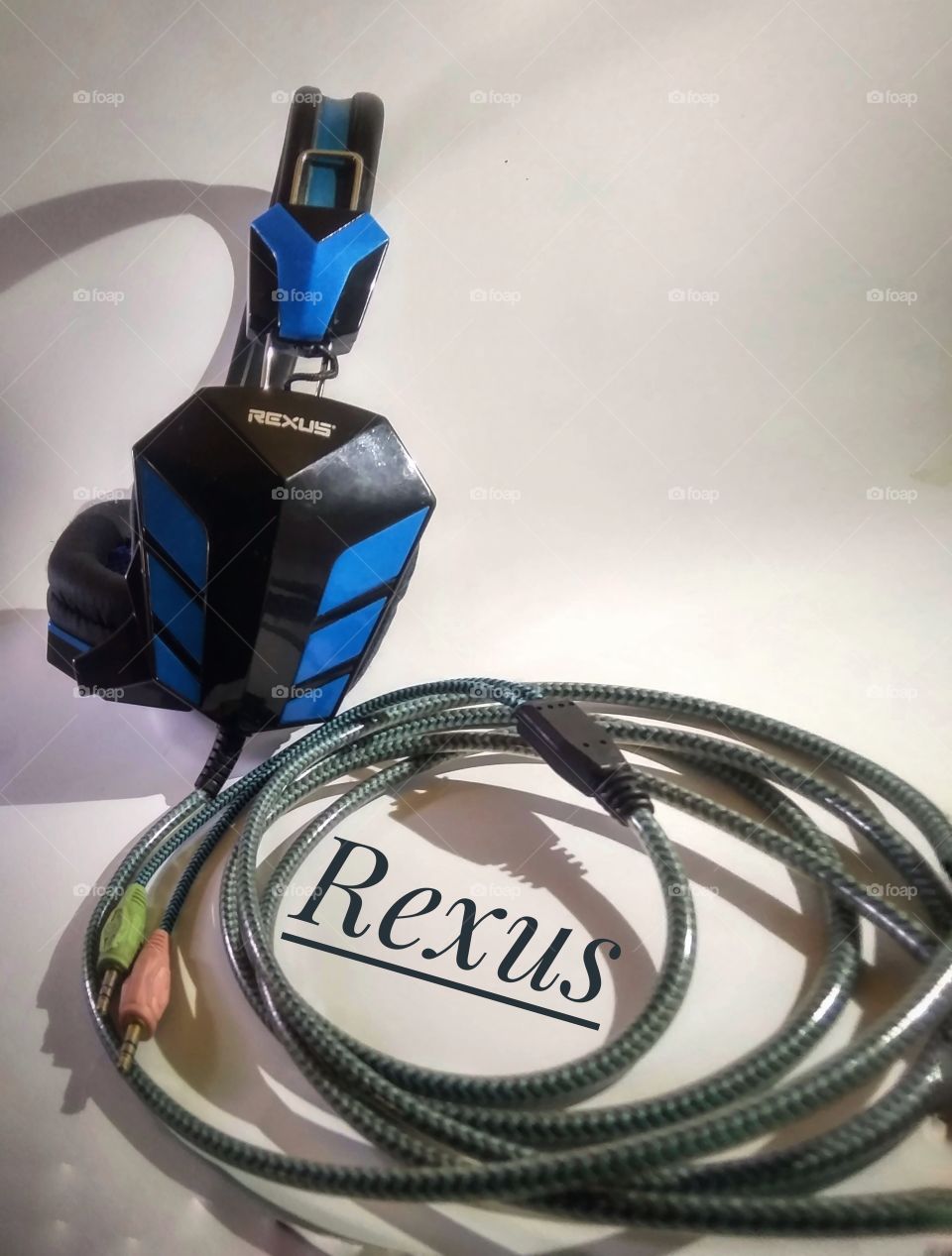 a Rexus headphone for best experience in gaming