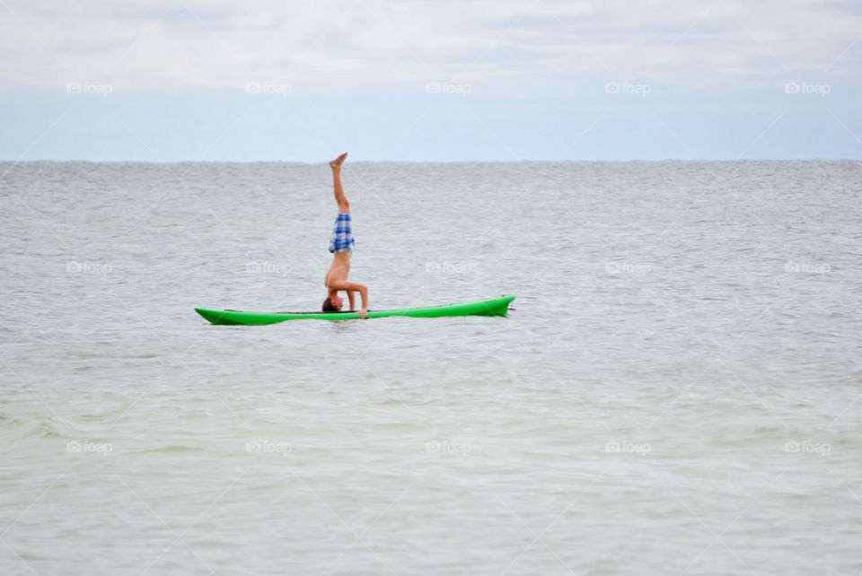 Paddle board tricks