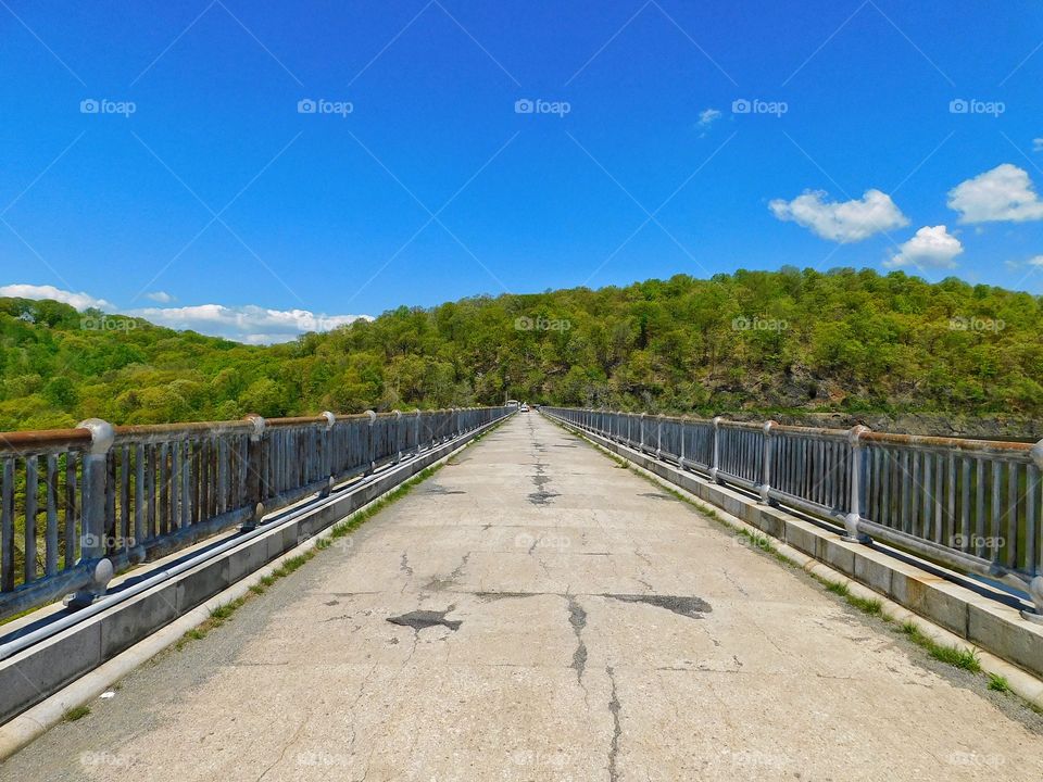 Walking the dam in Croton Gorge Park 