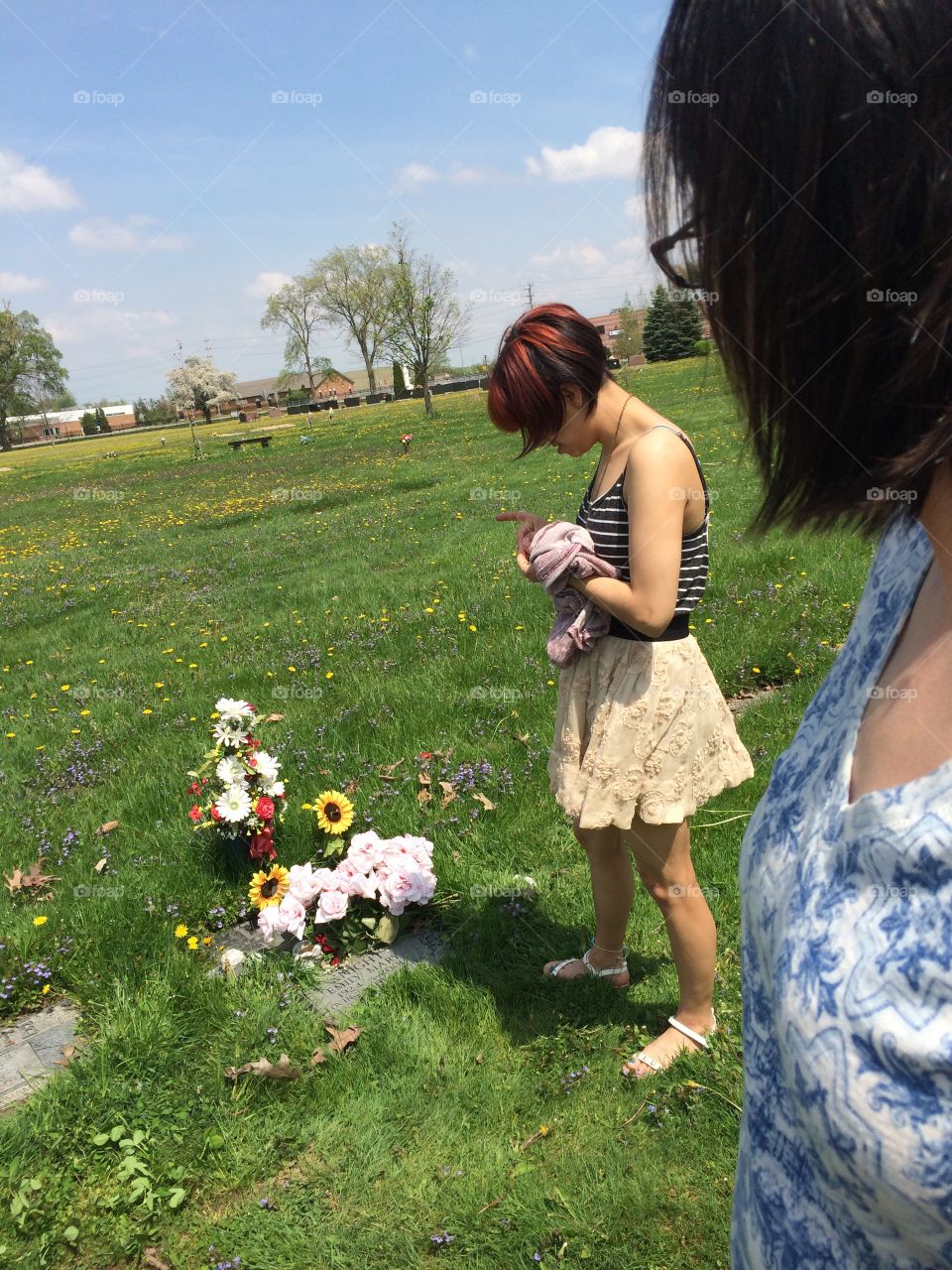 Saying hello/goodbye. Cemetery 