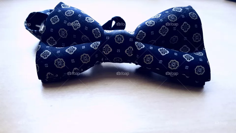bow tie
