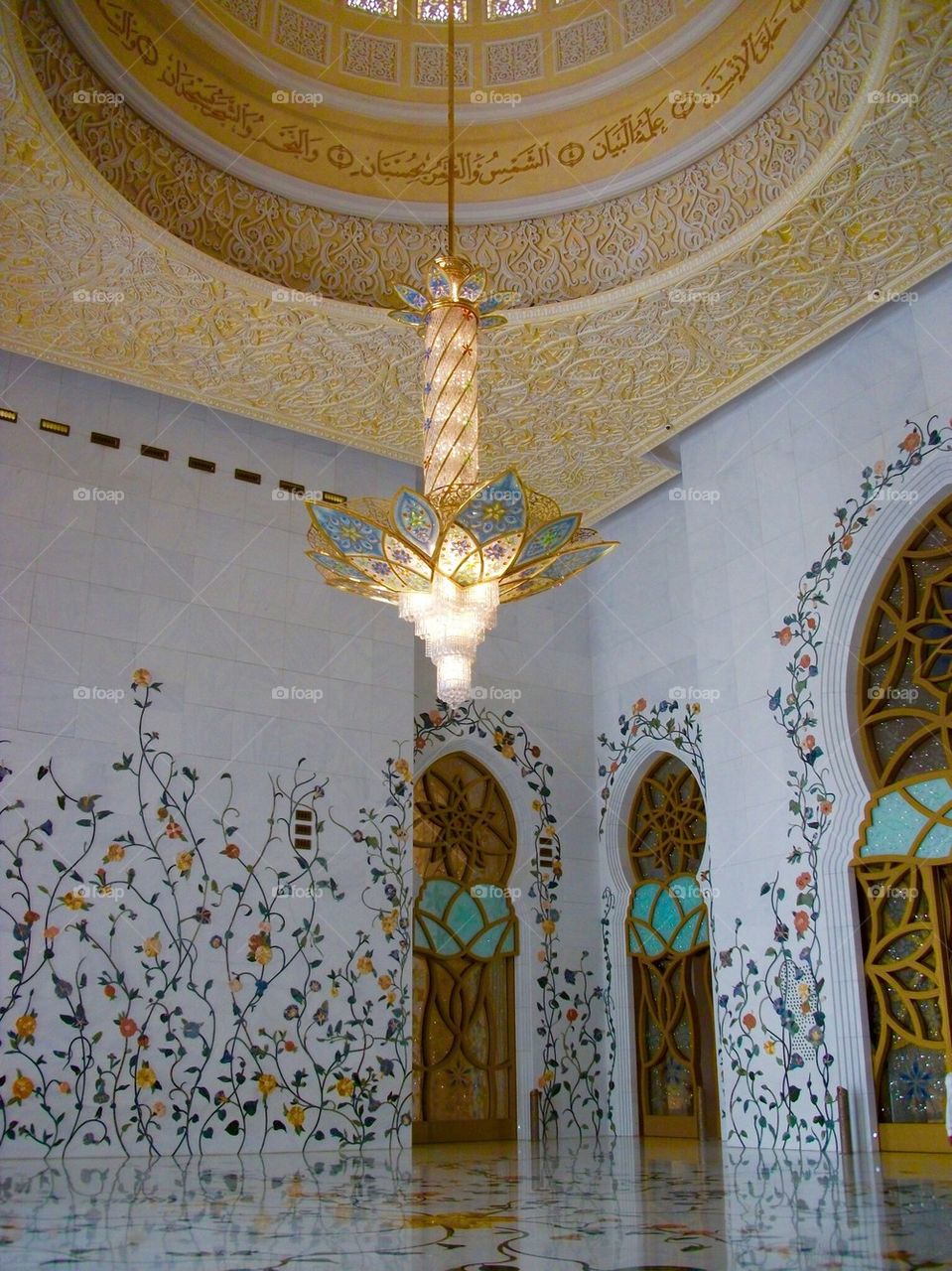 Sheikh Zayed grand mosque in Abu Dhabi 