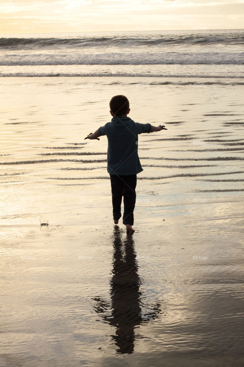 beach ocean sand kid by lmtrent