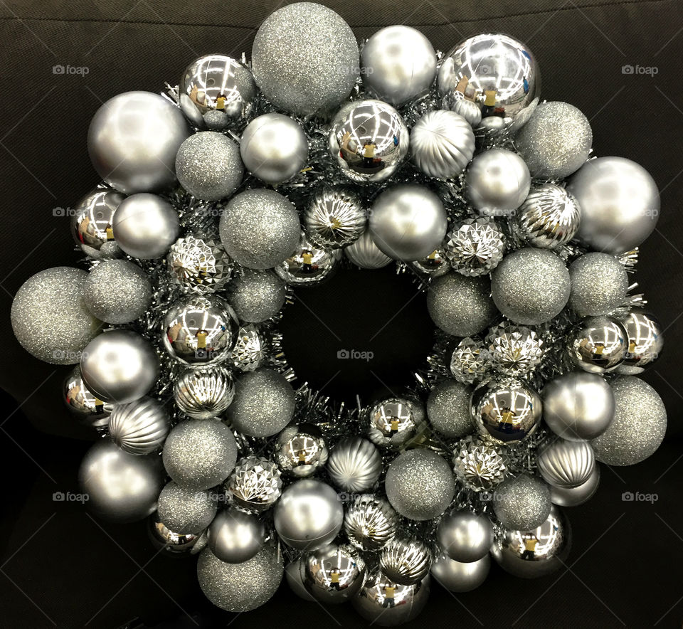 Silver Christmas Reef!
A Christmas reef decorated by different sized Christmas balls!