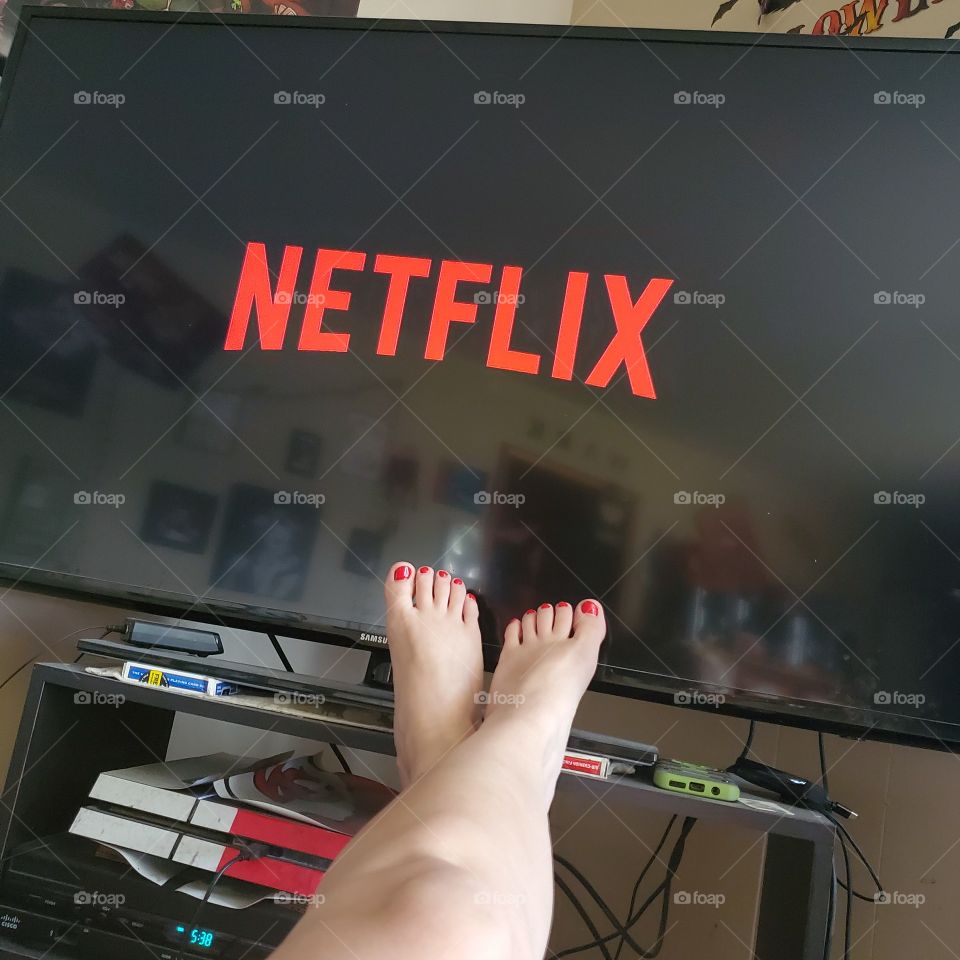 Feet and netflix logo ❤