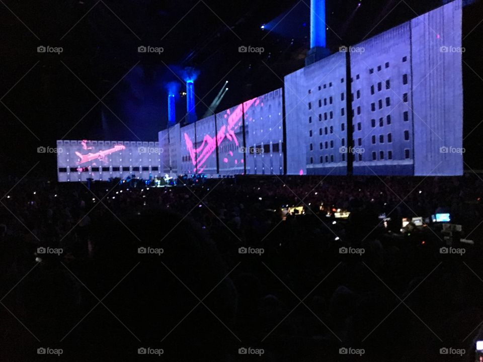 Roger waters the wall
