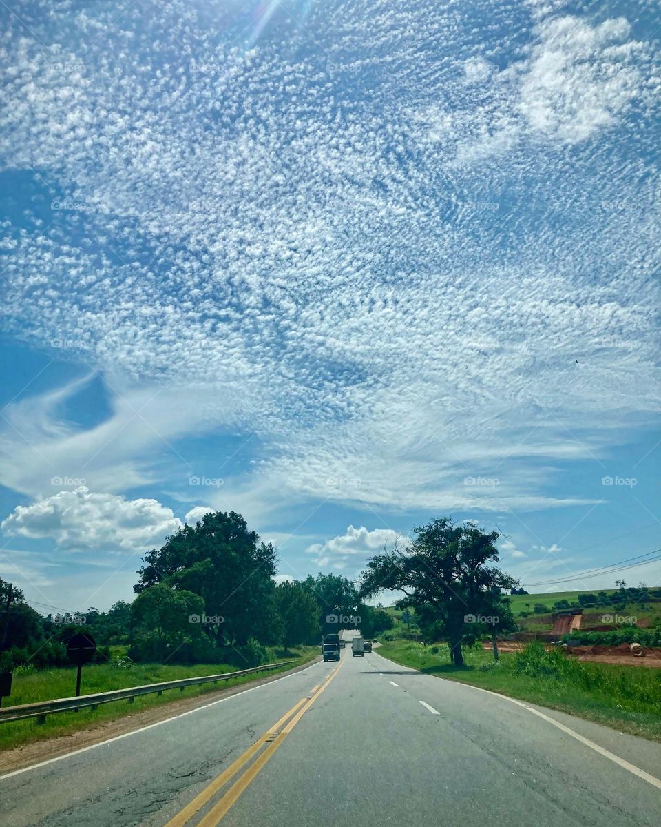 Próximo a Pedra Bela, um horizonte pintado pelas nuvens!

Viva a natureza e a sua beleza. 
