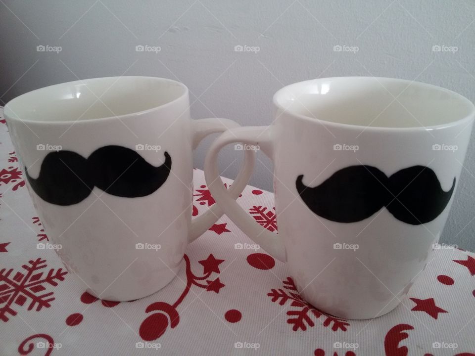 diy moustache mugs
