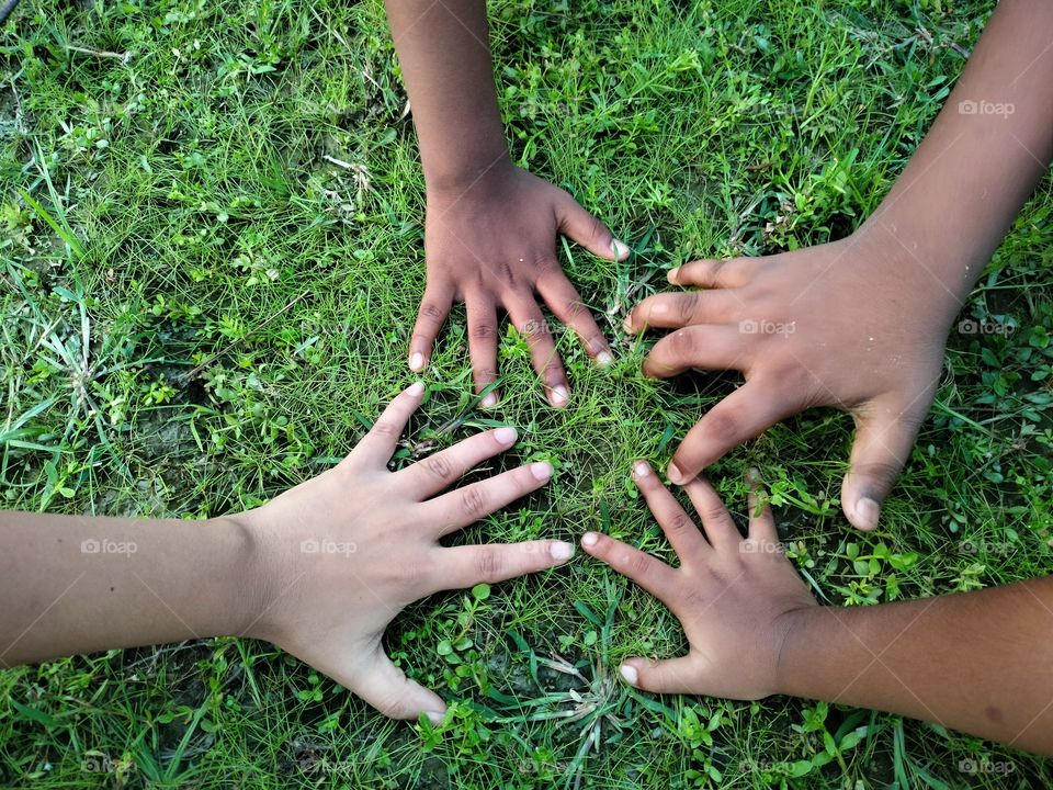 Always stay together no matter what happens...says the friendship ✨