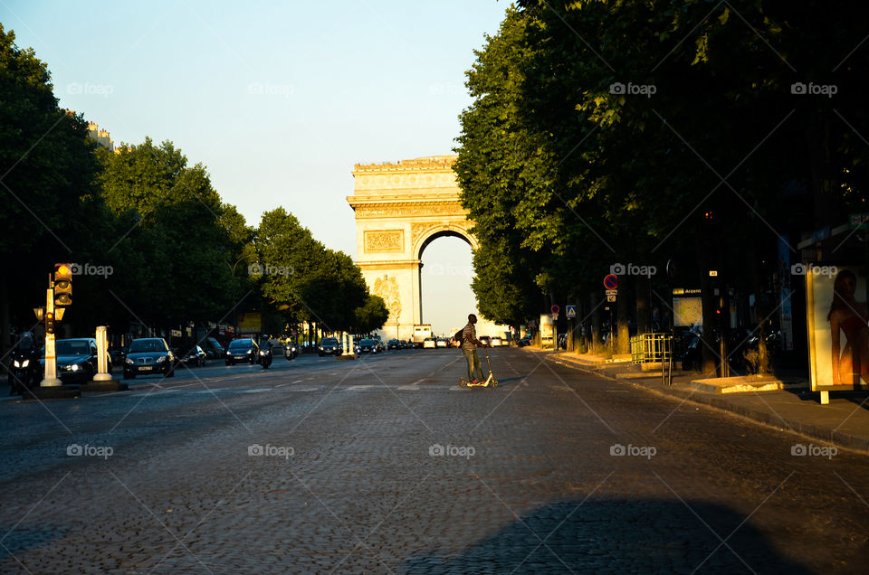 l'arc de triomphe sur champs Élysée paris ville de lumière ville d'amour