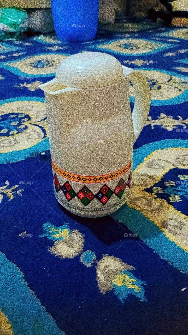 Glory be to God, the wonderful picture and its appearance are very beautiful. It is a tea refrigerator with sweet carpets