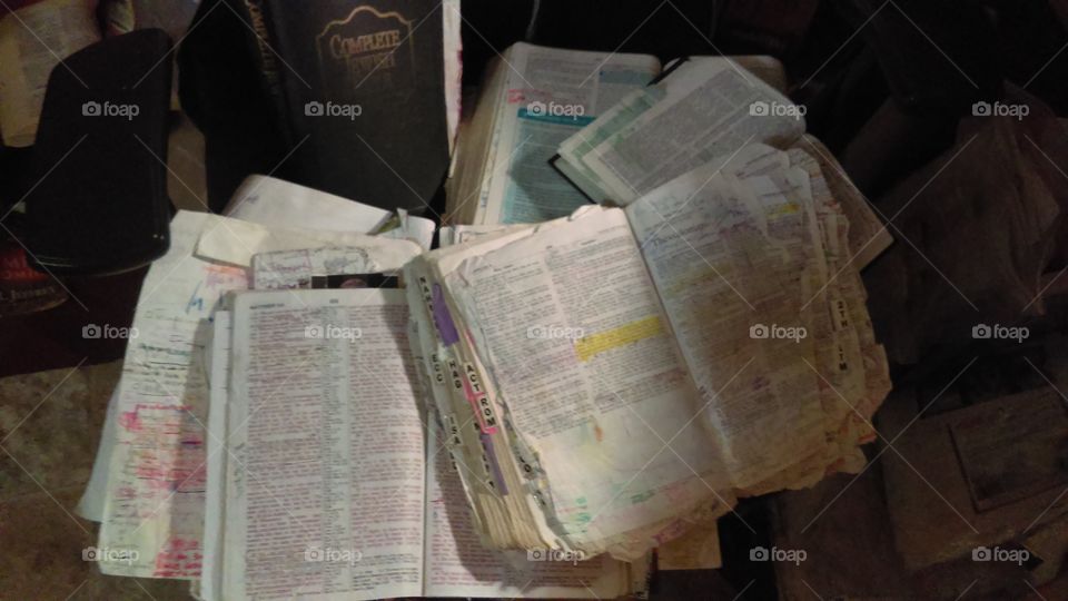 Well used Bibles,from a preserved soul,through many strivings of life & times! Various versions!