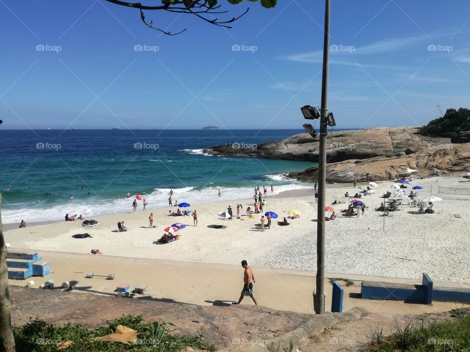 gente en la playa