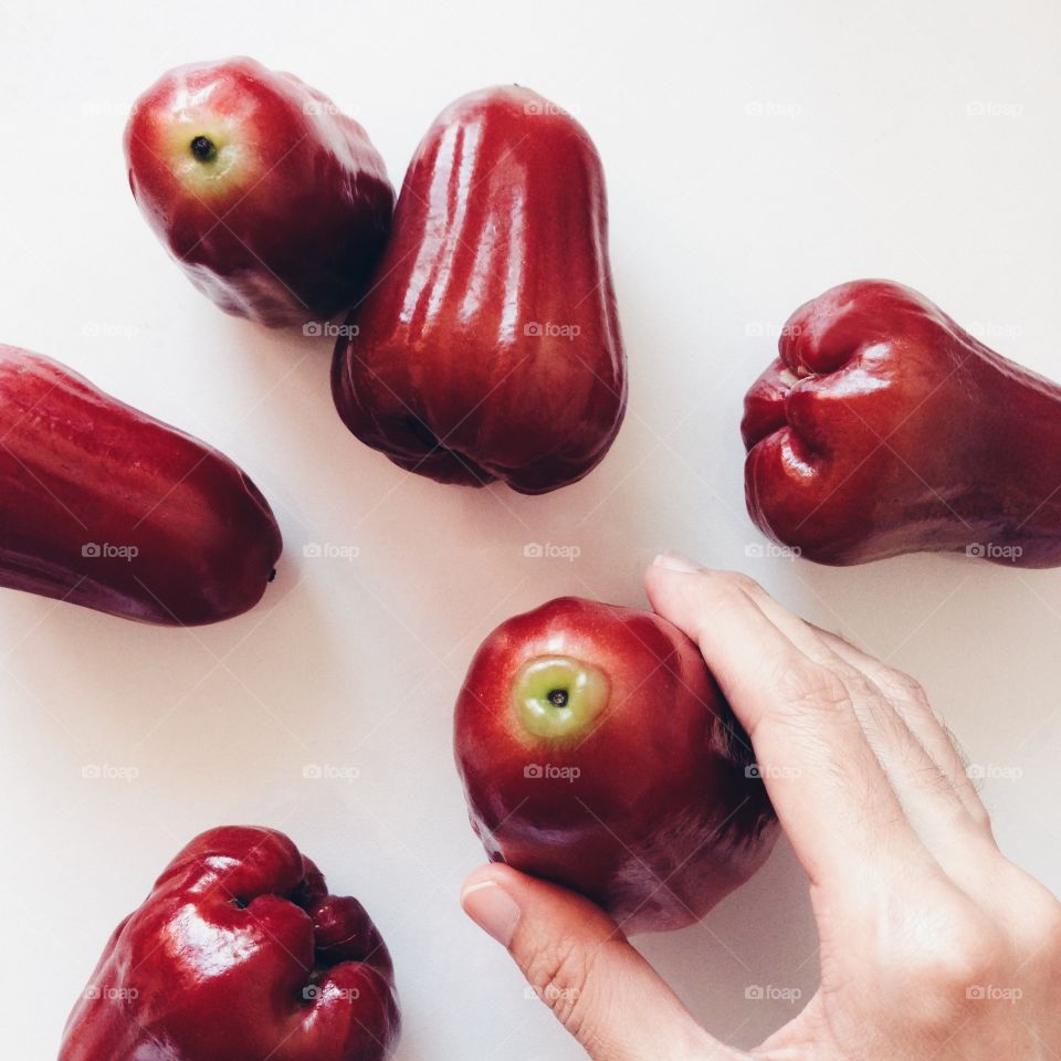 Red color story : Rose apple is the tropical Thai fruit.