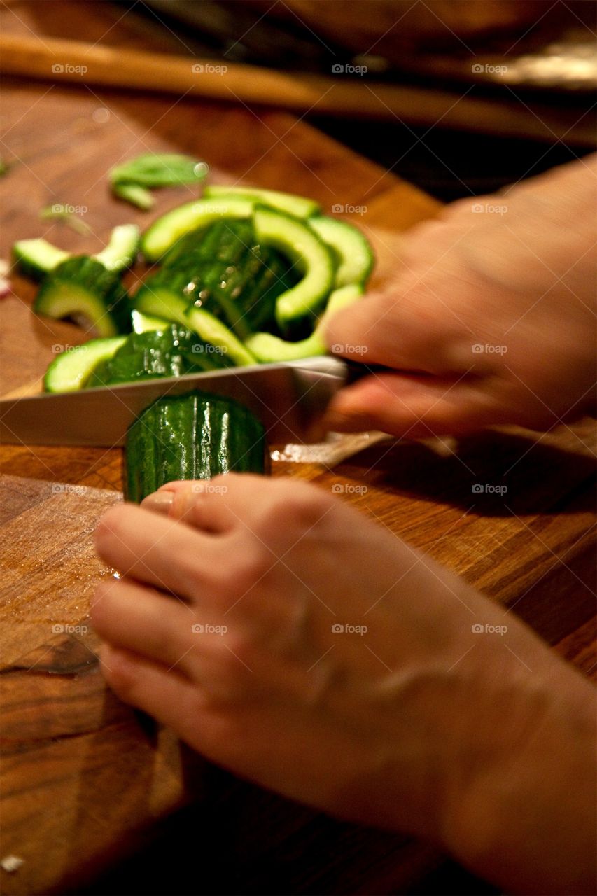 Cutting cucumber