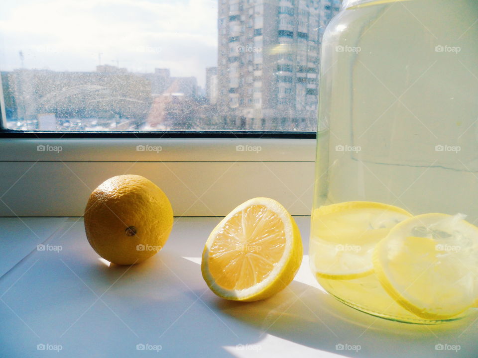 home lemonade with lemon