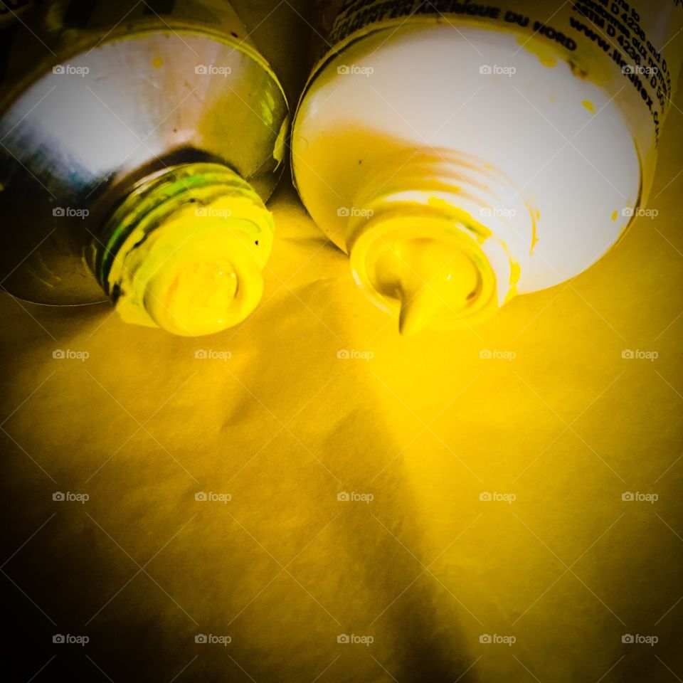 Open tubes Acrylic Paint 