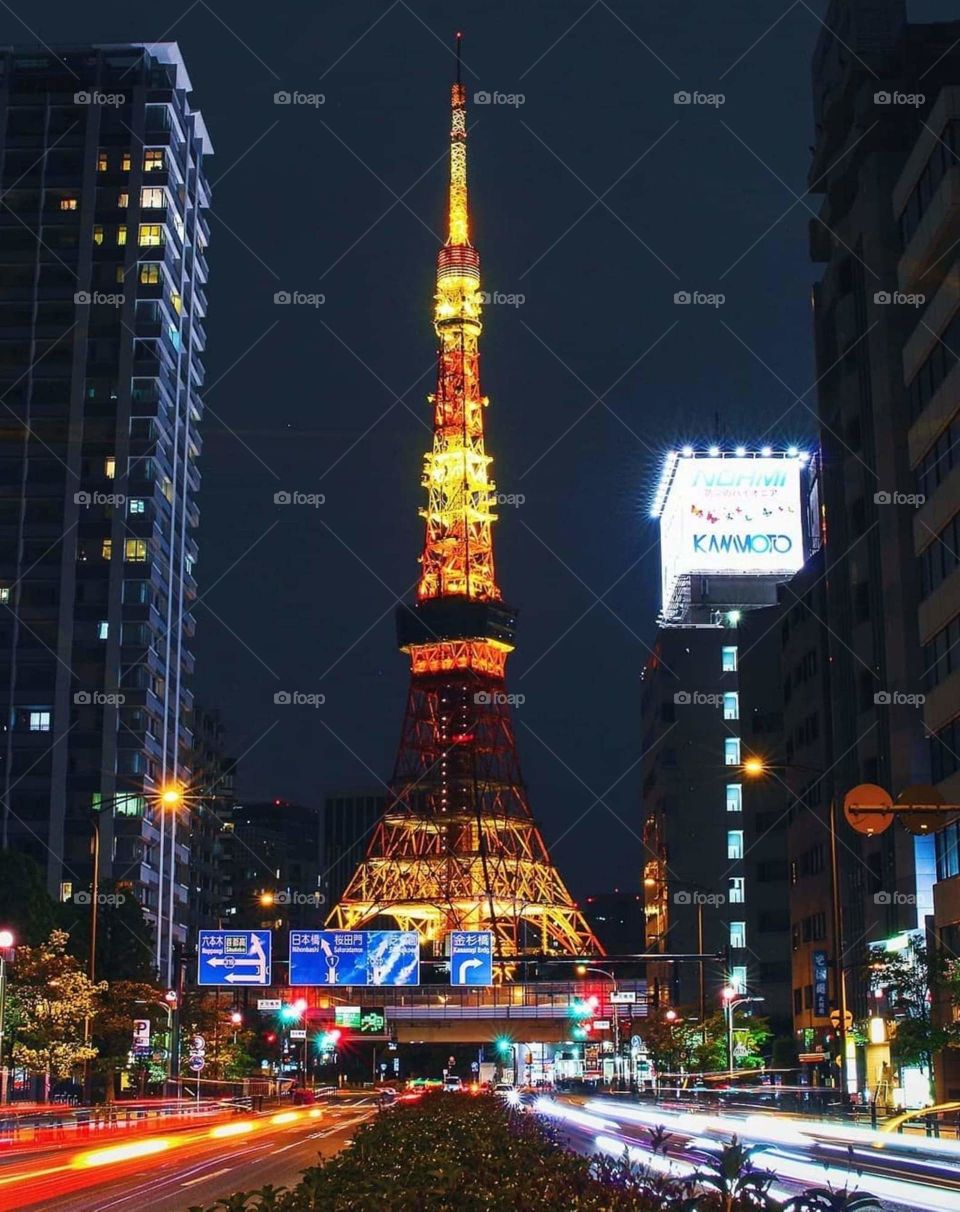 It's a beautiful city night in Tokyo, especially the Tokyo tower.