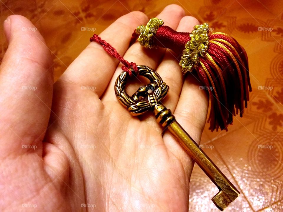 Golden key