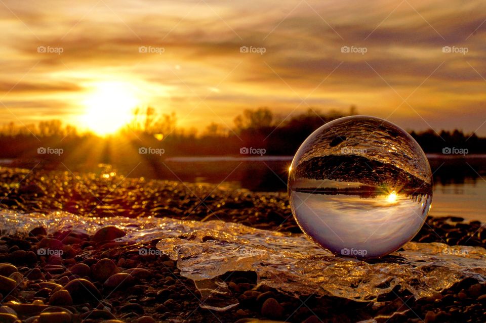 Lensball