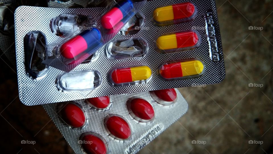 Medicamentos, remédios, farmácia, comprimidos, cápsulas.