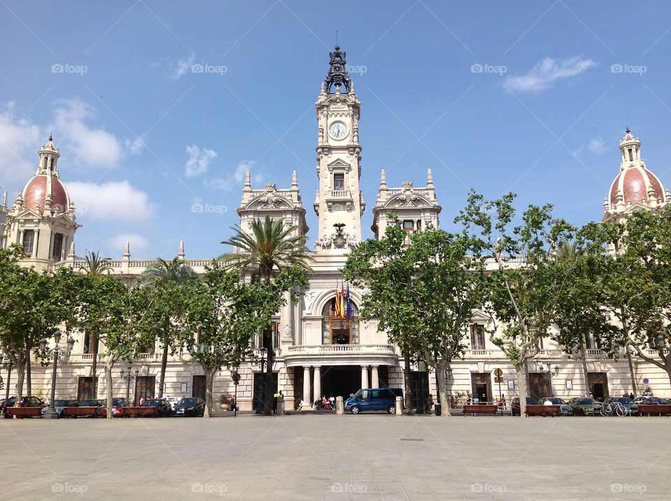 city square building spain by ventanamedia