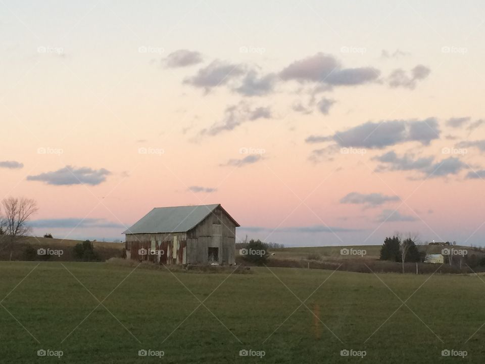 Barn in fall