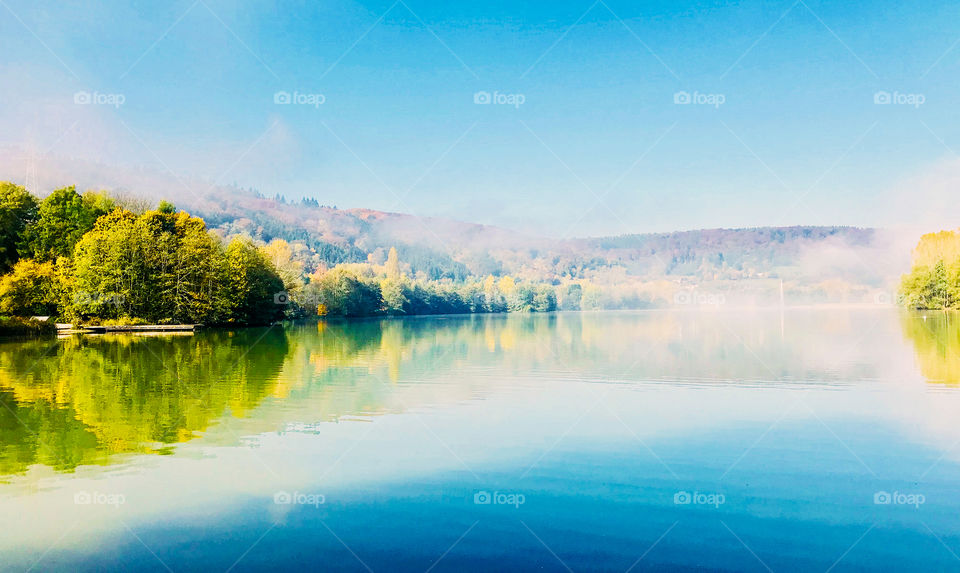 Autumn lake 