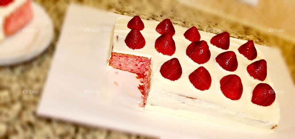 Strawberry cake.