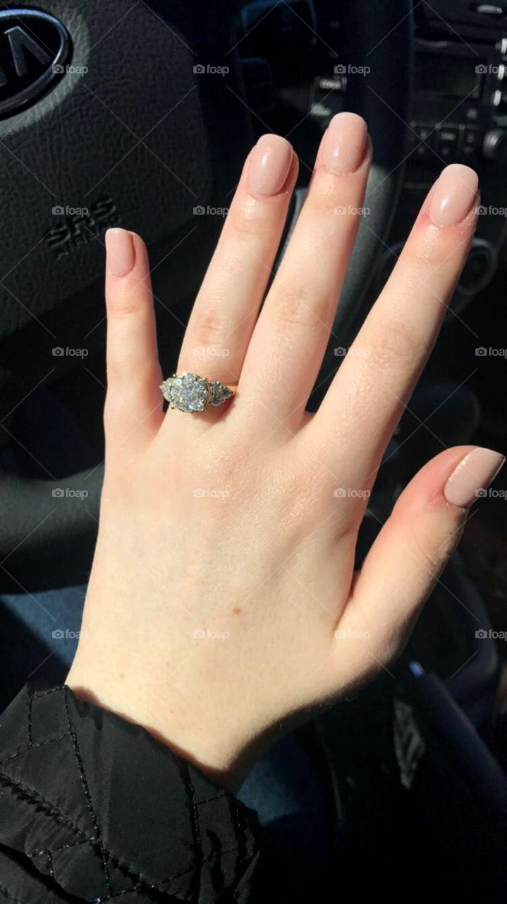 looks so nice dimond ring in beautiful and fare hand so nice ring and also nice hand