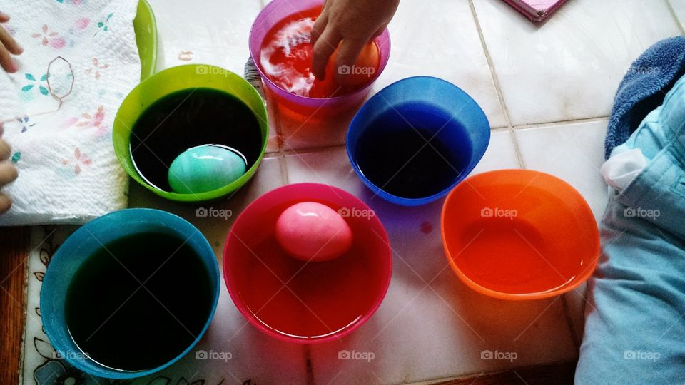 Dying Easter Eggs. Kiddos dying their eggs for Easter