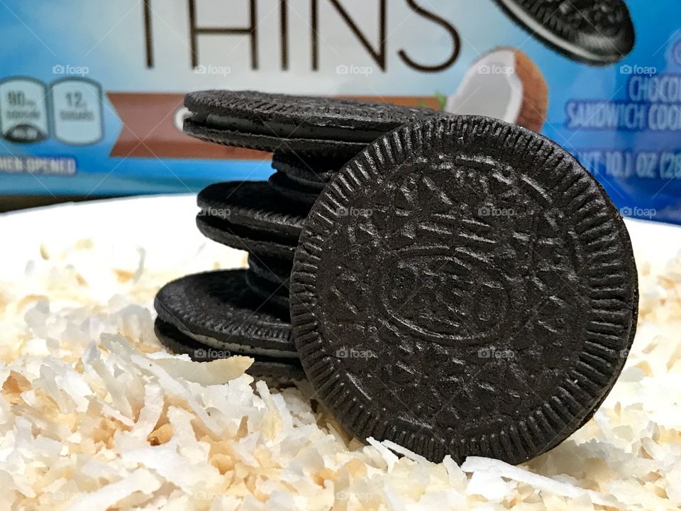 Coconut Oreo cookie thins with coconut shreds 