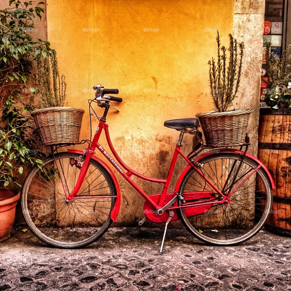 Red bike in Rome