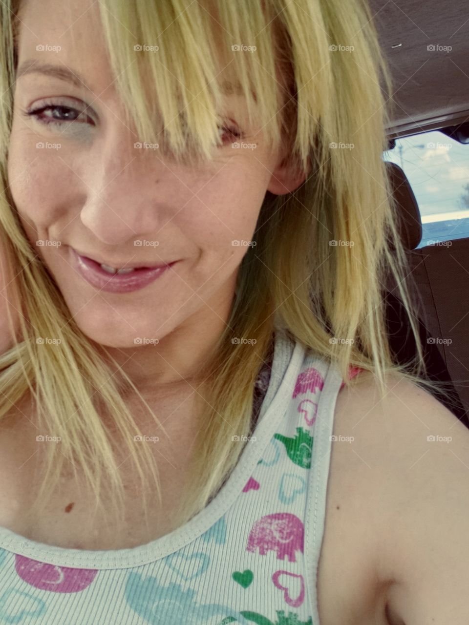selfie friday, I guess. blue eyes and blue & blonde hair <3