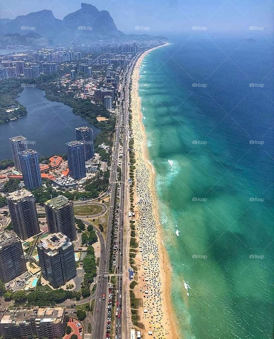 A very beautiful coastal picture on the beach, and the sweetness of the calm water in it is more than wonderful