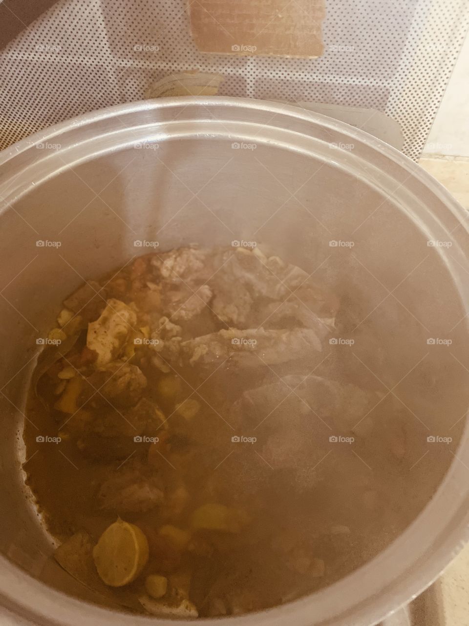 Lunch Edam meat with vegetables potatoes and tomatoes 🥩