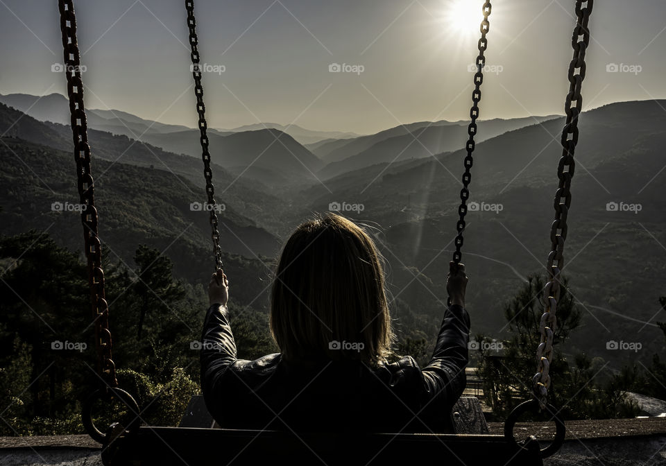 Swinging to the scene