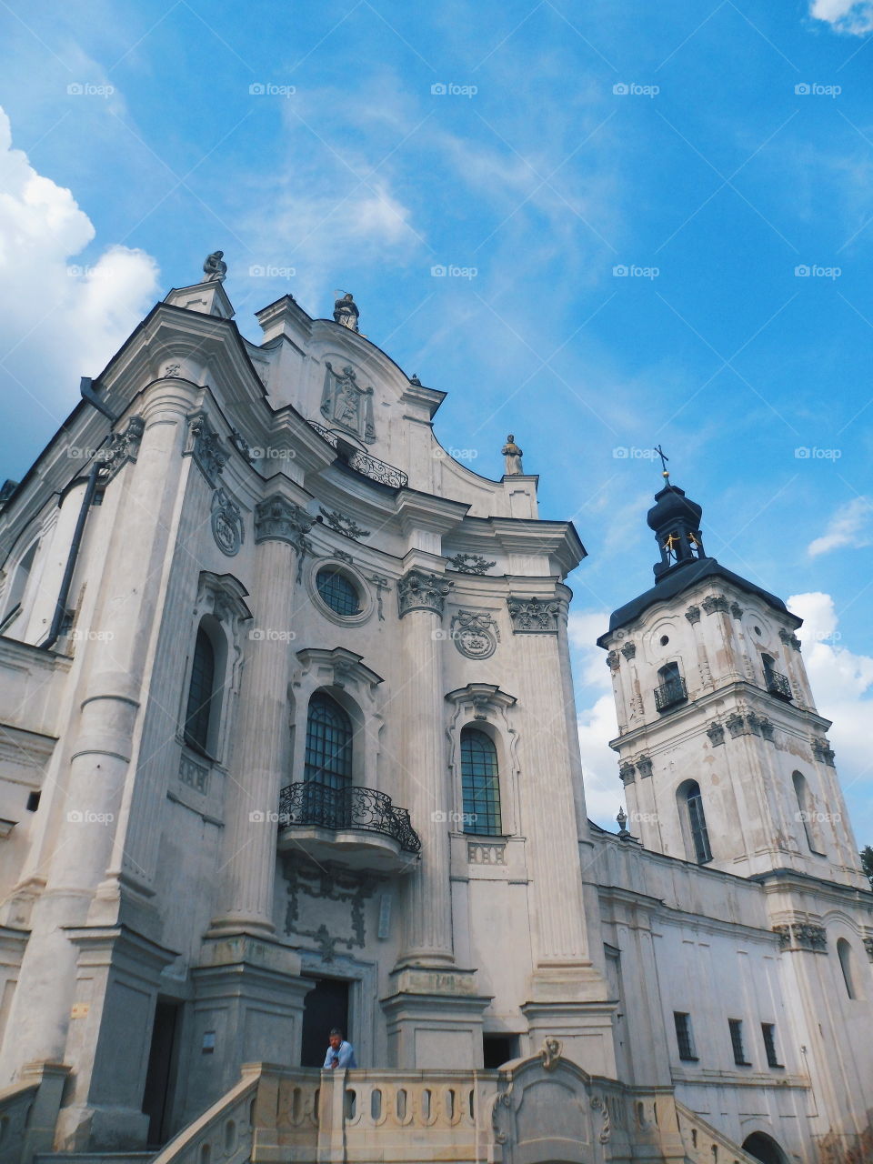 The striking monastery-fortress of the Order of the Barefoot Carmelites in Berdichev. A striking unexpected complex with powerful fortress walls, several towers, a church, a monastery, a bell tower, shops. All this was built here in 1642!