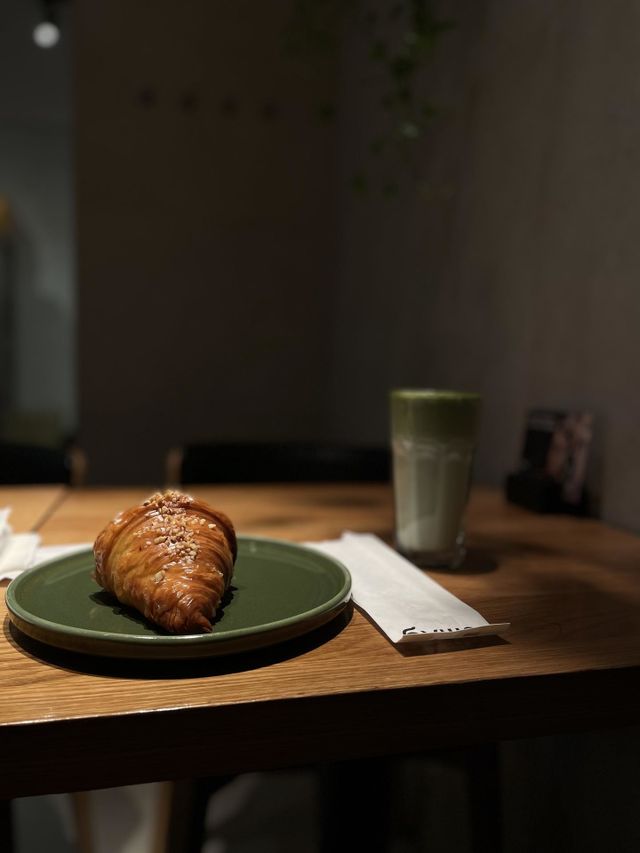 Matcha and vegan croissant 🥐