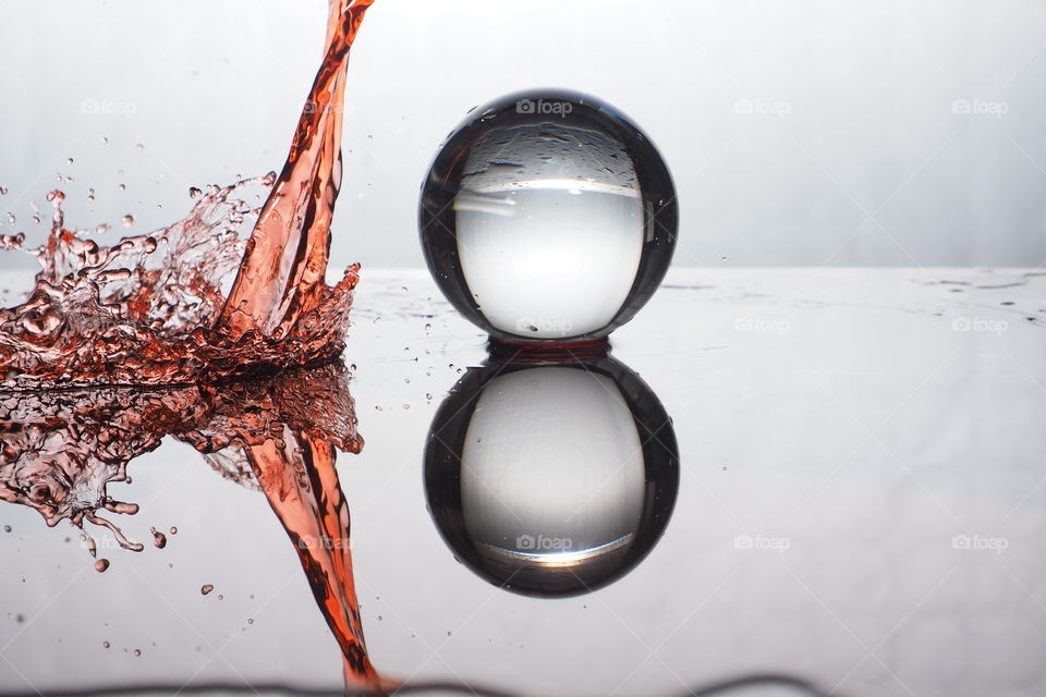 Splash reflection, symetric crystal ball