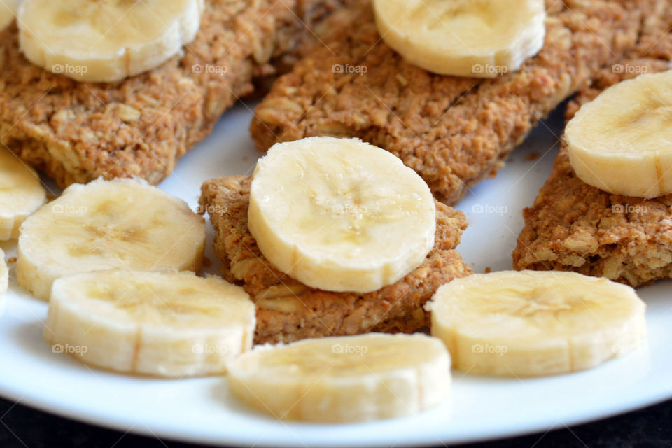 Banana with oat and honey bars
