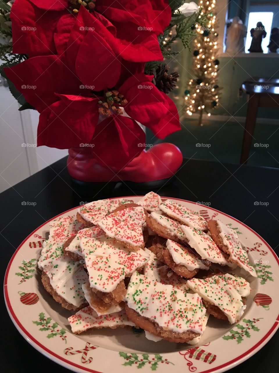 Christmas Cracker Brittle with White Chocolate 