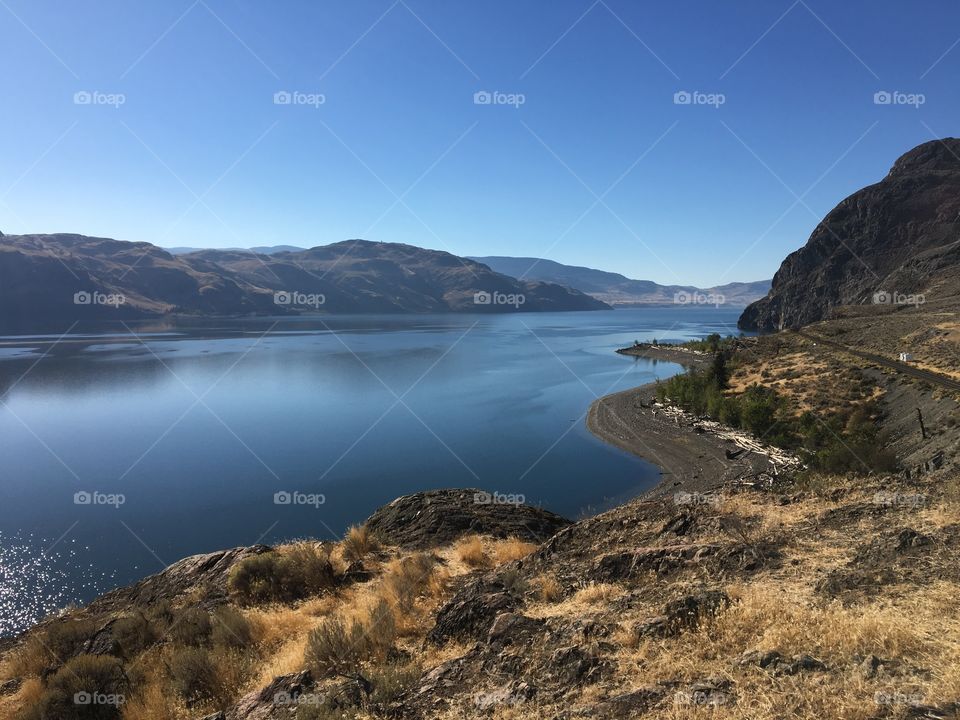 Stunning view of a lake 