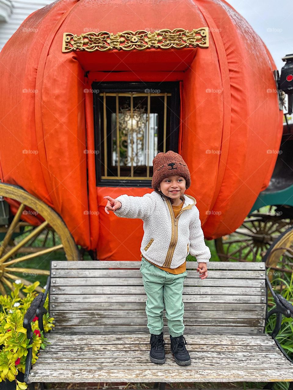 Toddler girl at the pumpkin patch, pumpkin carriage at the pumpkin patch, visiting the pumpkin patch in Ohio, pumpkin patch carriage, fairytales and fall 