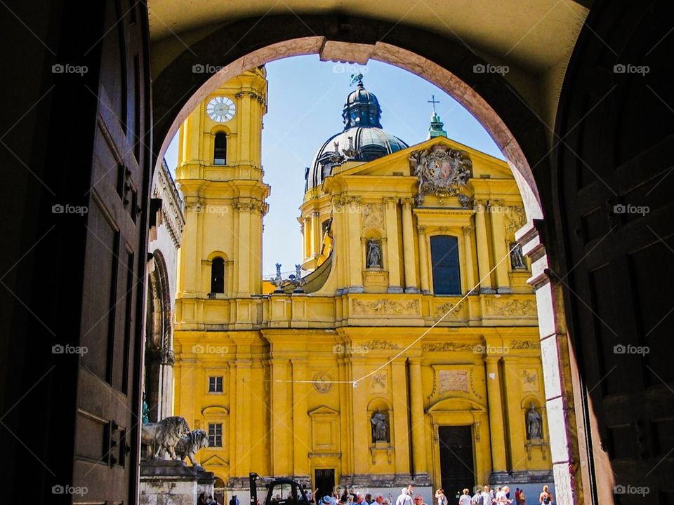 Odeonsplatz through door