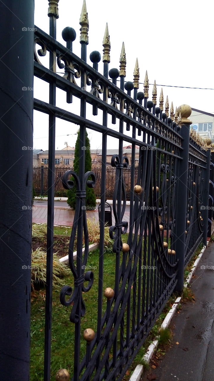 ограда.город.улица.