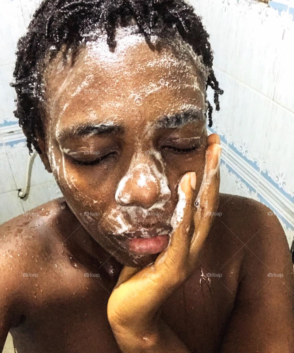 this is not an product photo, washing away dirts from my face after a hot sunny and stressful day