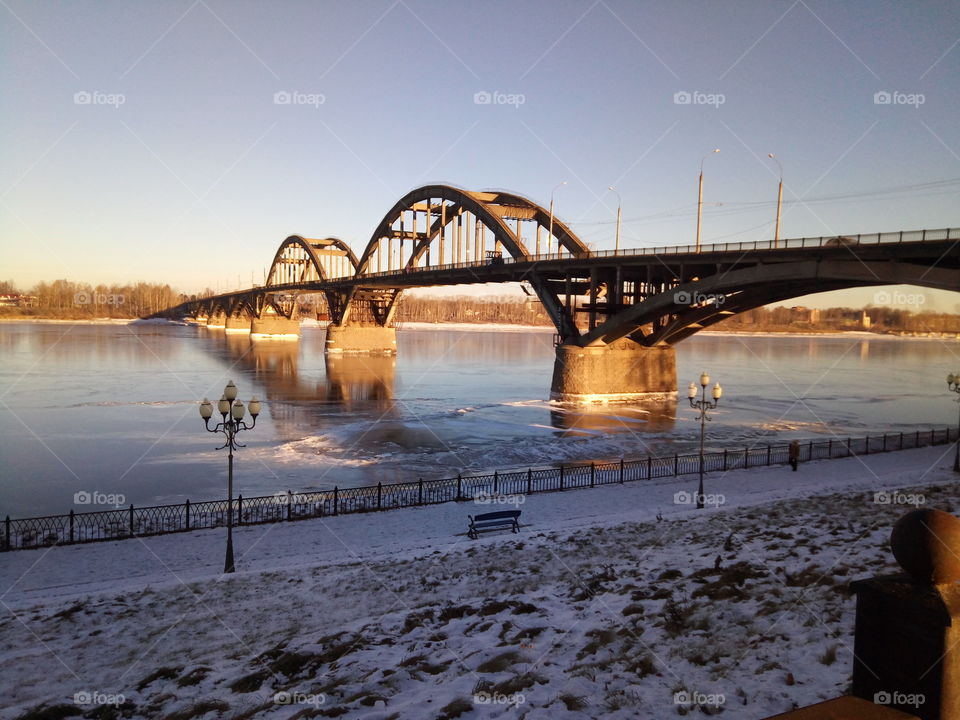 мост.вода.лёд.река.