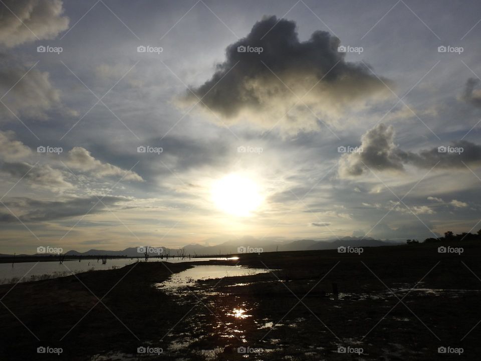 Mr. Sun have been working hard to gives us light all daylong and almost ready to go to sleep.Thank u very much our good old friend. Coulds are almost ready to cover you like a blanket and give you a goodnight sleep.Sweet dreams and see you tomorrow😘