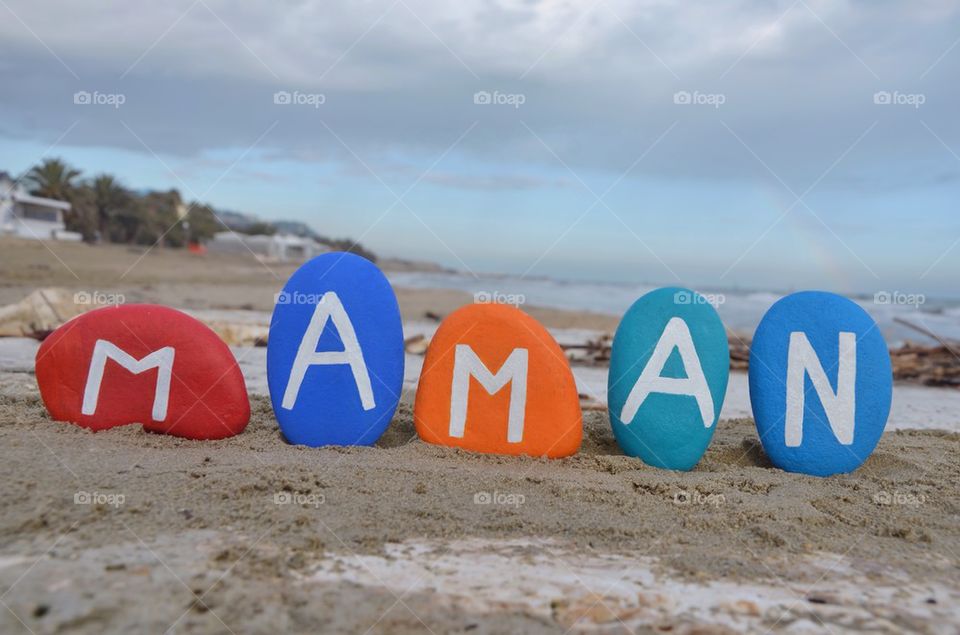 Maman, stones composition of mother in french Language